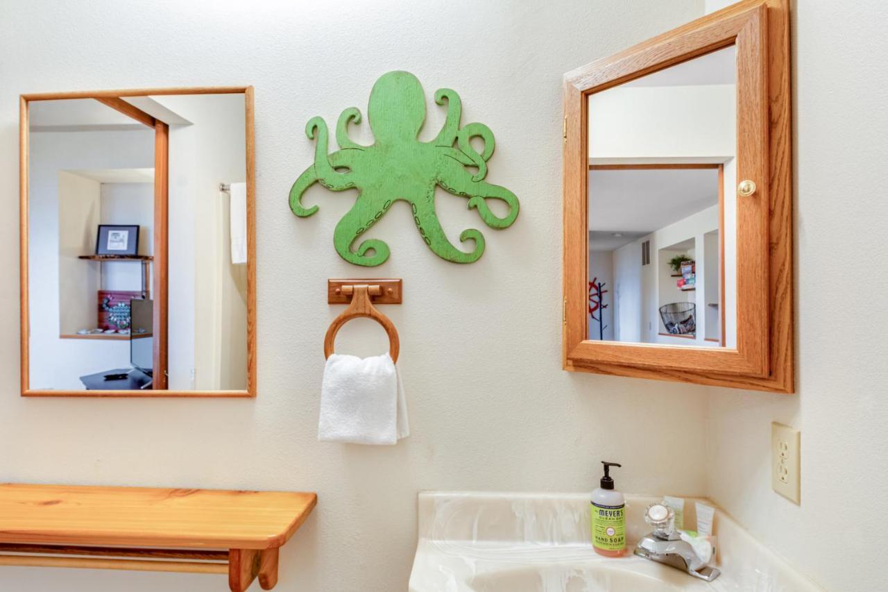 Octopus Den Coupeville Exterior photo
